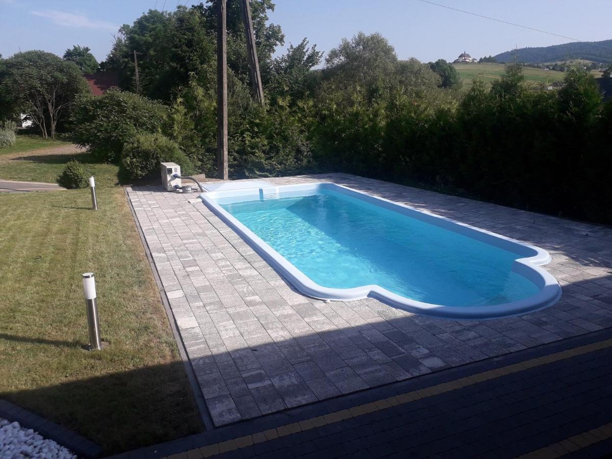 Jaskowa Chata Bieszczady Apartament Z Basenem Baligród Buitenkant foto